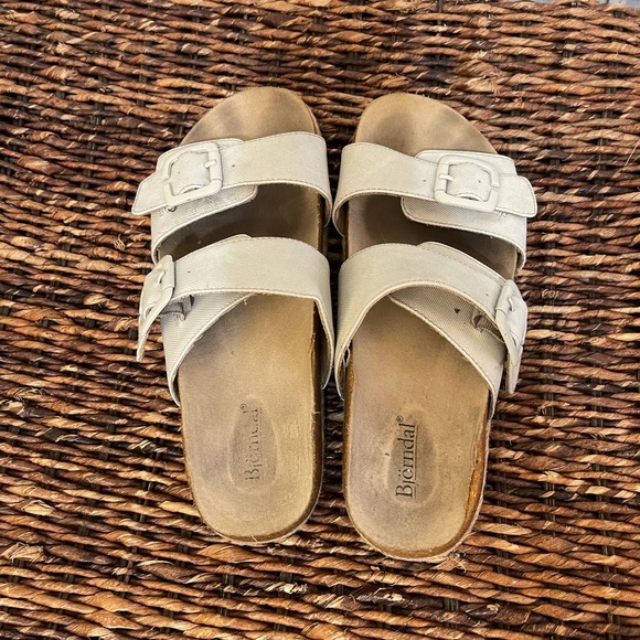 Women’s Bjorndal Trulie cream colored double strap boho sandals, Size 8 - Picture 3 of 5